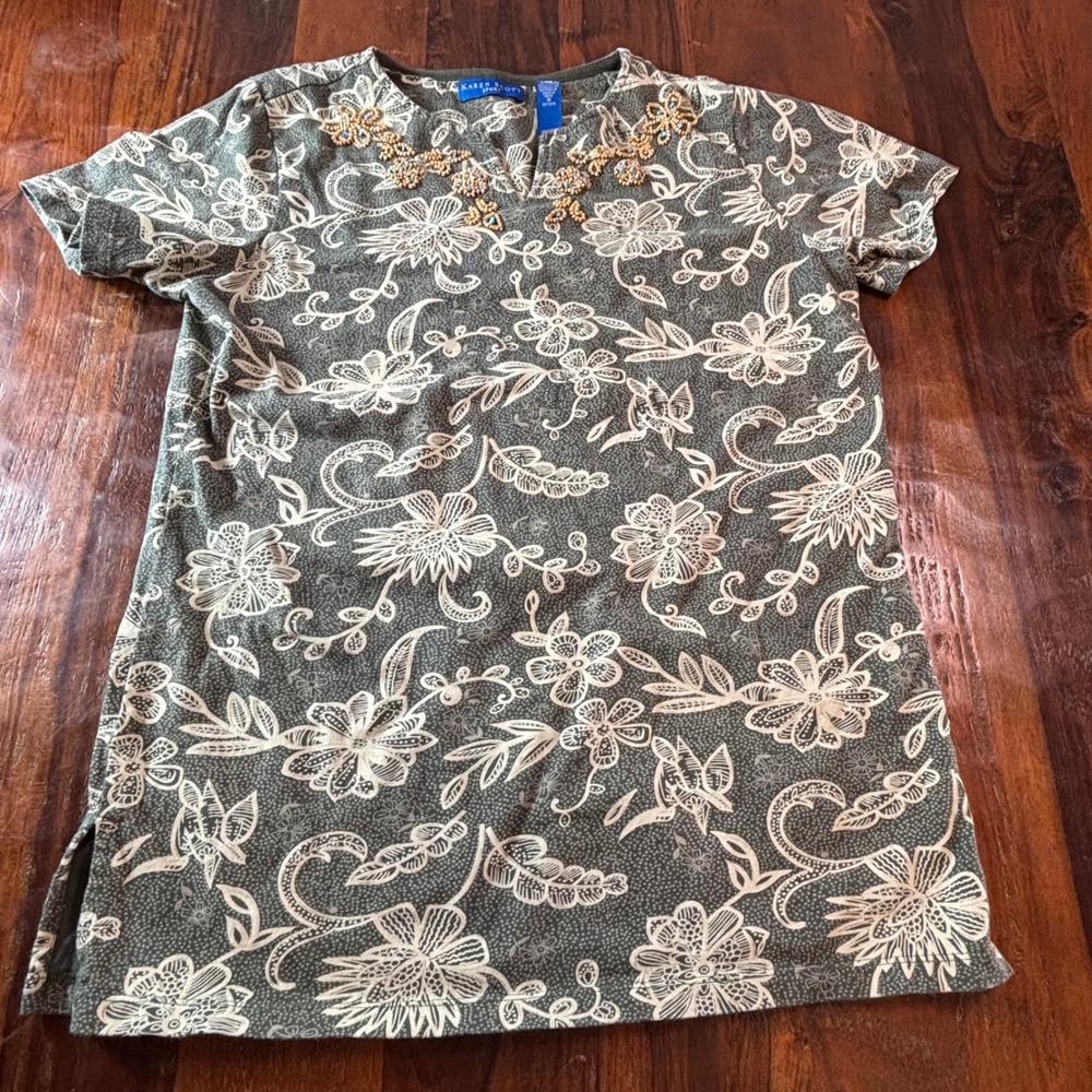 Karen Scott Sport Olive Green Floral Beaded Split Neck Cotton Top Womens Medium‎